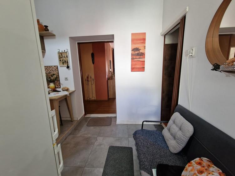 Apartament cu 2 camere decomandat în Central