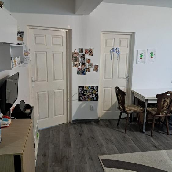 Apartament cu 3 camere în Florești
