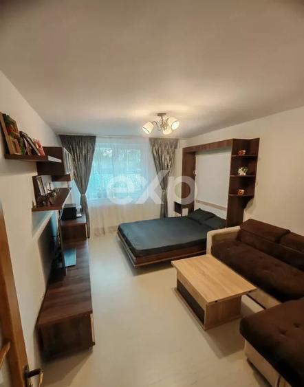 Apartament cu 2 camere semidecomandat, mobilat în Trivale