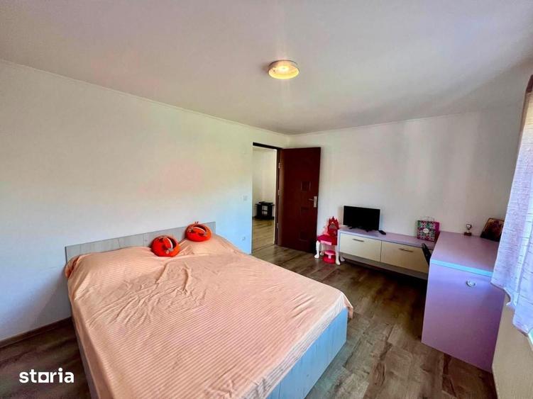 Casă cu 5 camere cu Teren 551 Mp în Moșoaia
