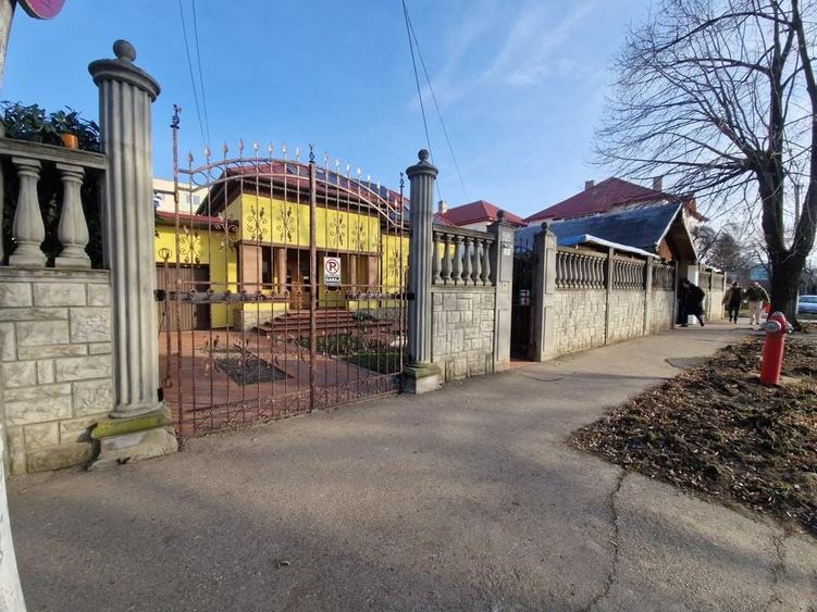 Casă cu 4 camere în Ultracentral