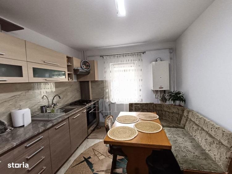 Apartament cu 3 camere decomandat, mobilat în Plopilor