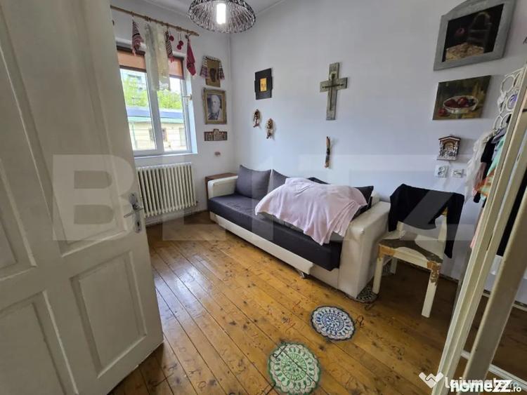 Casă cu 6 camere cu Teren 327 Mp în Central