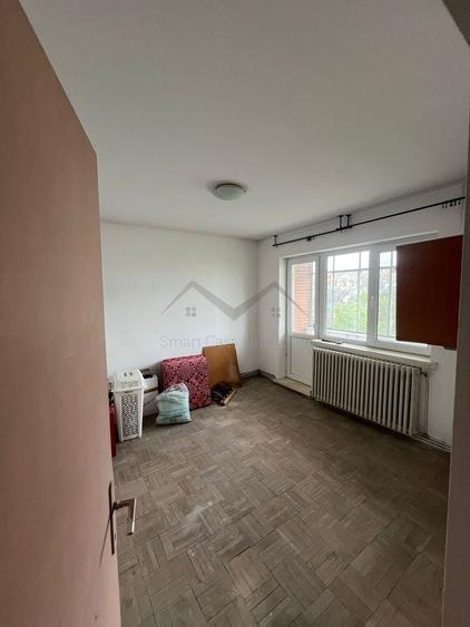 Apartament cu 2 camere semidecomandat în Podu Roș