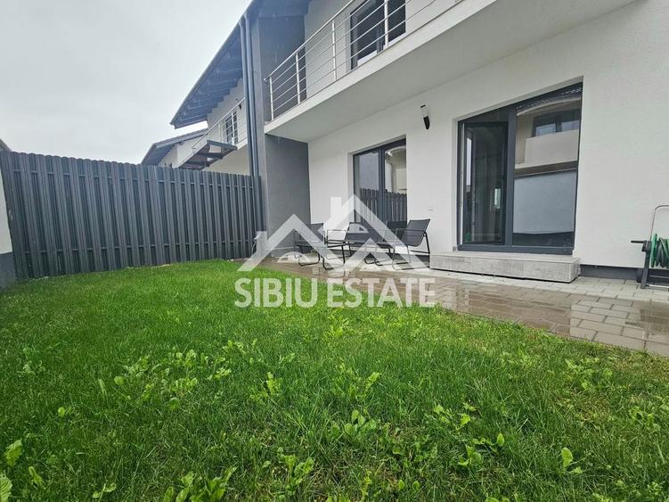 Duplex cu 4 camere cu Canalizare în Șelimbăr