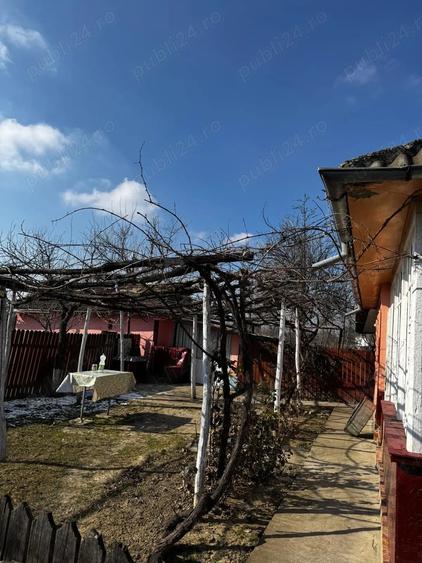 Casă cu 2 camere cu Teren 1300 Mp în Hermeziu