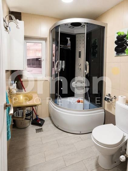 Casă cu 7 camere cu Piscina în Valea Borcutului