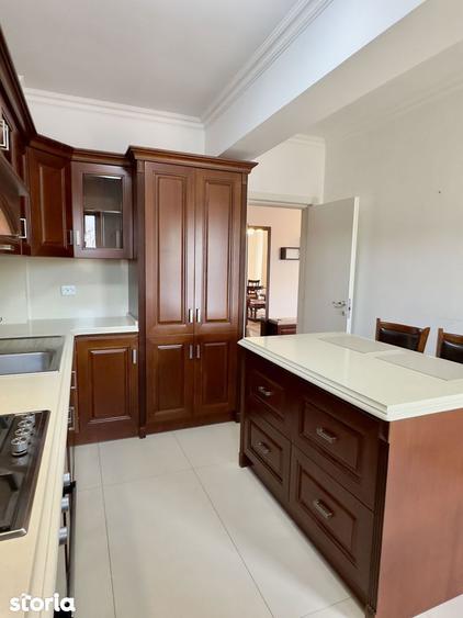 Apartament cu 3 camere, mobilat în Grivița
