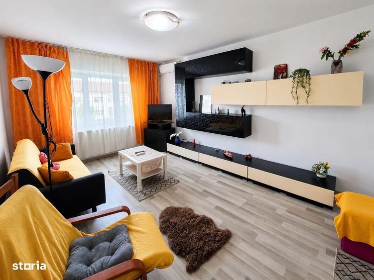 Apartament cu 3 camere decomandat în Lipovei