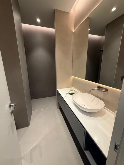 Apartament cu 4 camere în Băneasa