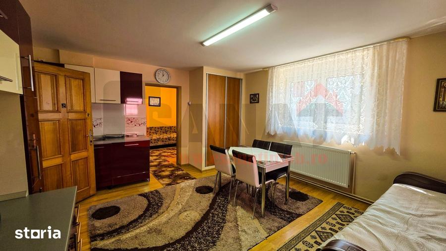 Casă cu 4 camere cu Teren 1456 Mp în Slimnic