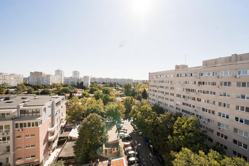 Apartament cu 3 camere semidecomandat, mobilat în Baba Novac