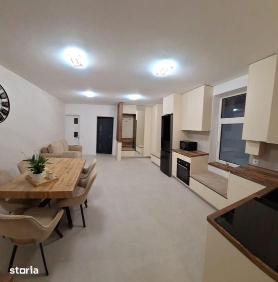 Casă cu 4 camere cu Teren 250 Mp în Central