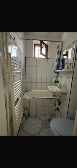 Apartament cu 3 camere decomandat în Huși