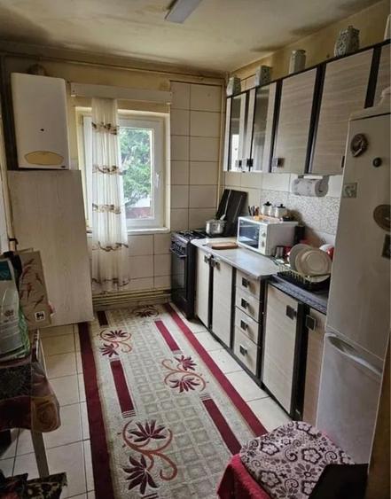 Apartament cu 4 camere decomandat în Grigorescu