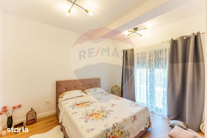 Casă cu 5 camere cu Teren 50 Mp în Subcetate