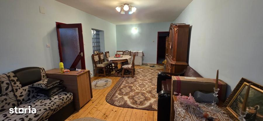 Casă cu 4 camere cu Teren 1000 Mp în Șerbănești