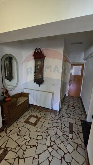 Apartament cu 4 camere decomandat în Ultracentral