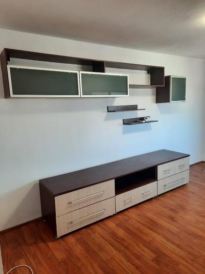 Apartament cu 3 camere in zona buna Decomandat 64 mp - 2