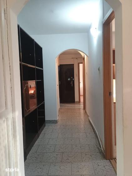 Apartament cu 3 camere decomandat în Patriei