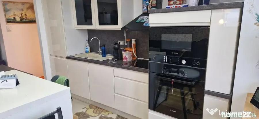 Apartament cu 3 camere decomandat în Faleza Nord