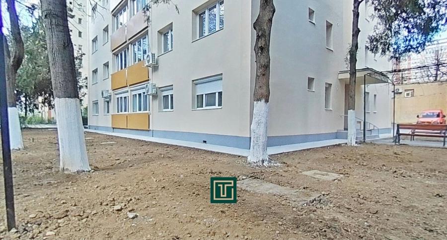 Apartament cu 3 camere semidecomandat, mobilat în Aurel Vlaicu