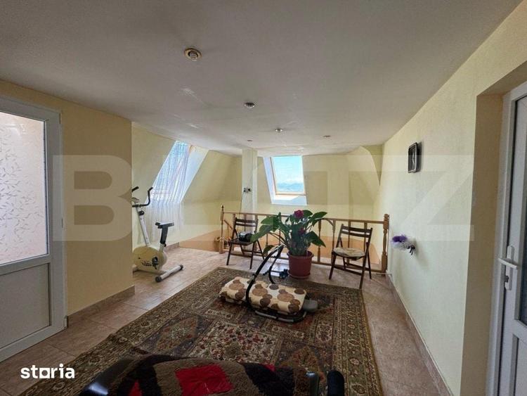 Casă cu 9 camere cu Teren 303 Mp în Central