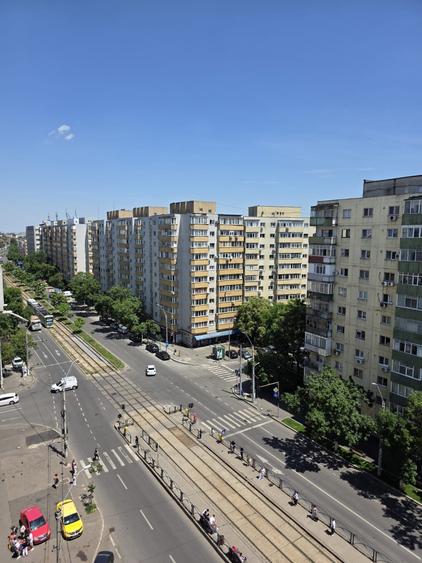 Apartament cu 4 camere decomandat în Rahova