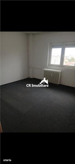 Apartament cu 4 camere decomandat în Eminescu
