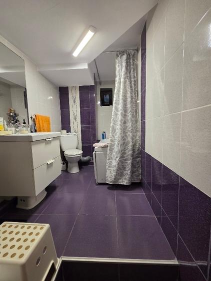 Apartament cu 3 camere decomandat în Energia