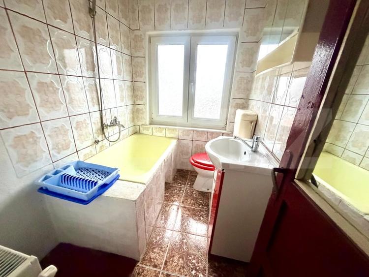 Casă individuală cu 4 camere cu Canalizare în Cugir