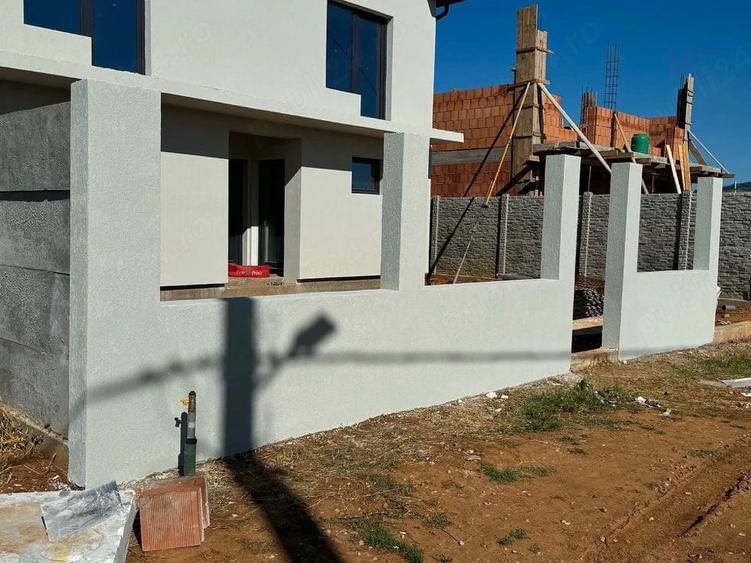 Casă cu Teren 500 Mp în Central