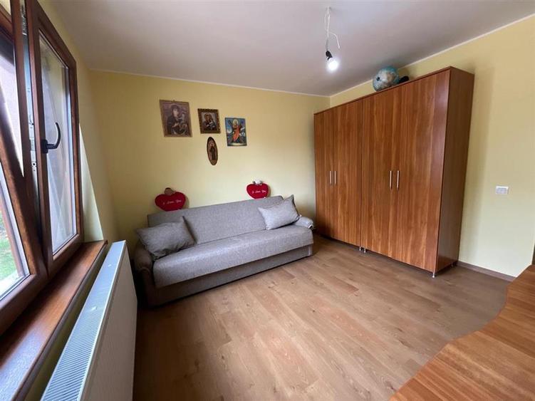 Casă individuală cu 3 camere cu Canalizare în Gepiu