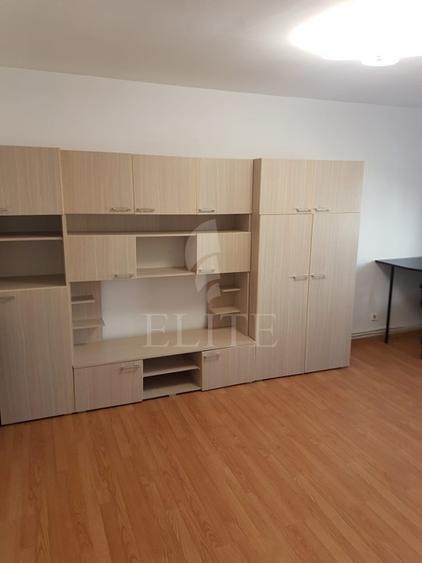 Apartament cu 4 camere decomandat, mobilat în Mărăști