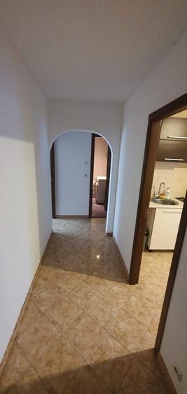 Inchiriez apartament 2 camere foarte ingrijit - 4