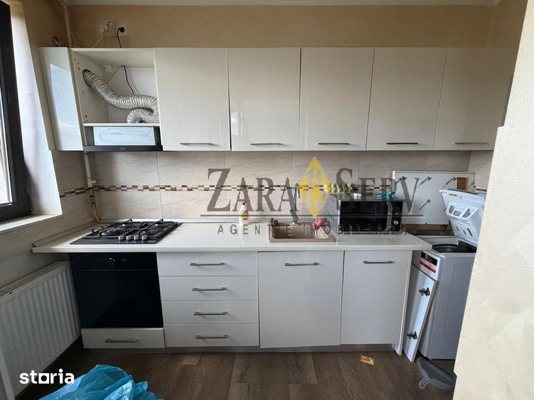Apartament cu 3 camere decomandat în 9 Mai