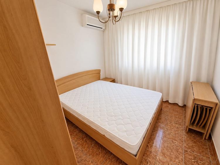 Apartament cu 3 camere semidecomandat în Ștefan cel Mare