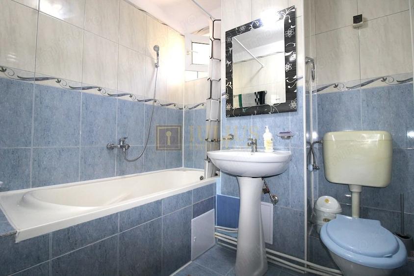 Apartament cu 3 camere semidecomandat în Complex Studențesc