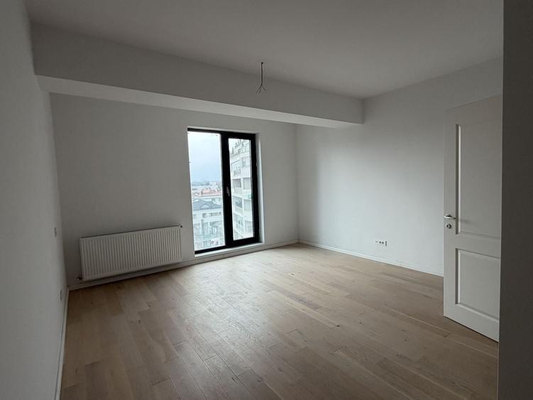 Apartament cu 3 camere decomandat în Herăstrău