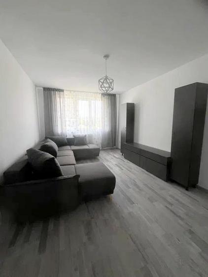 Apartament cu 3 camere semidecomandat în Mărăști