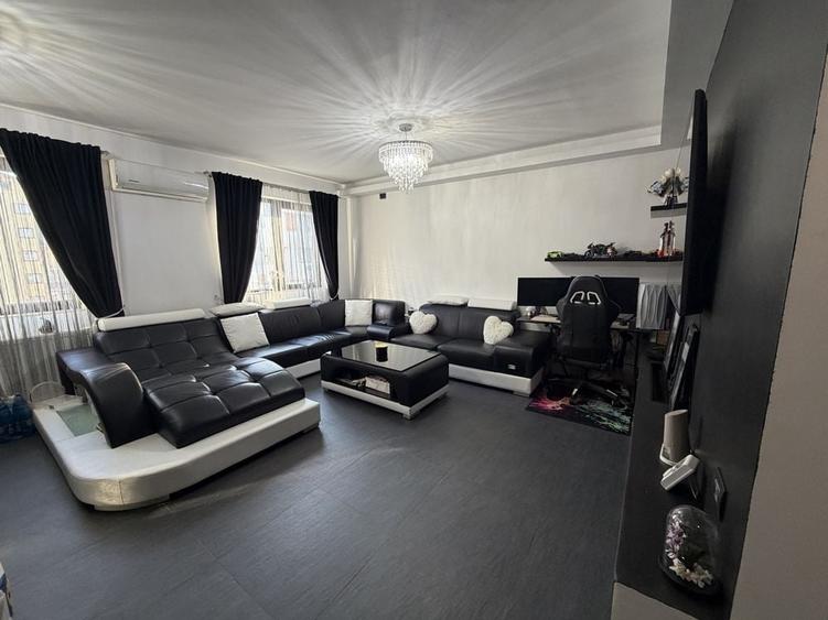 Apartament cu 2 camere semidecomandat în Roșu