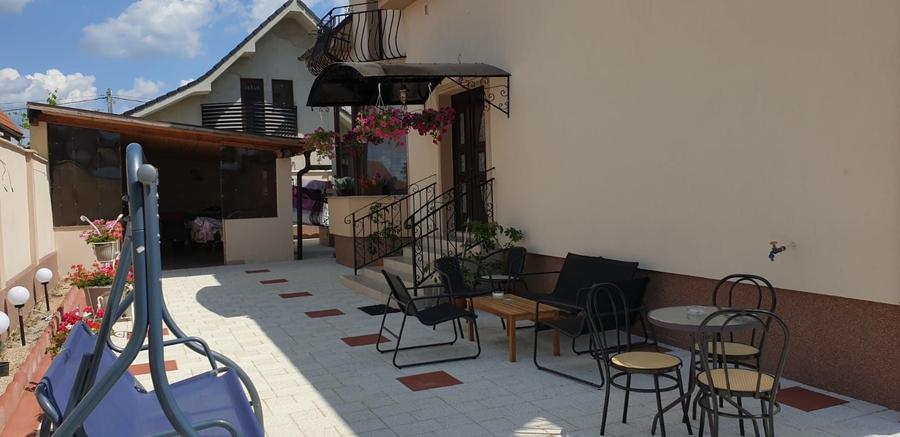 Casă cu 4 camere cu Teren 300 Mp în Haieu