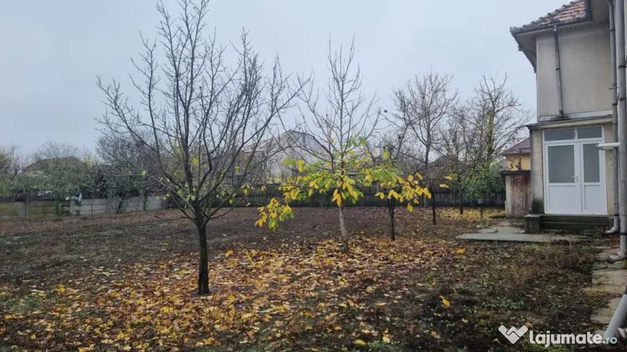 Casă cu 12 camere cu Teren 1300 Mp în Brestei