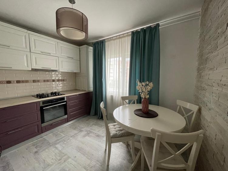 Apartament cu 3 camere decomandat, mobilat în Vitan Mall