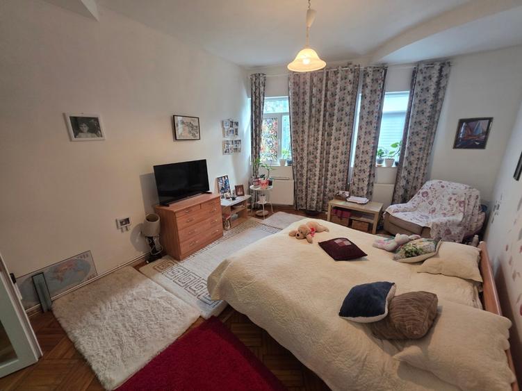 Apartament cu 2 camere semidecomandat, mobilat în Ferdinand