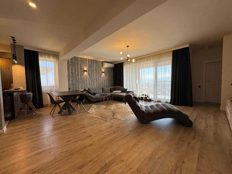 Apartament cu 3 camere decomandat, mobilat în Iris
