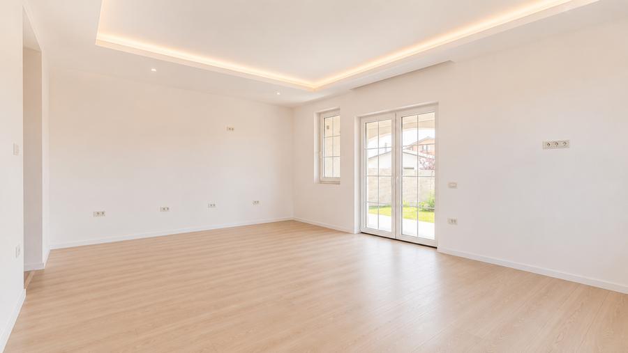 Duplex cu 5 camere cu Canalizare în Moșnița Nouă