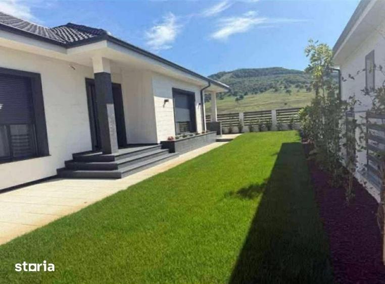 Casă cu 4 camere cu Teren 500 Mp în Unirea