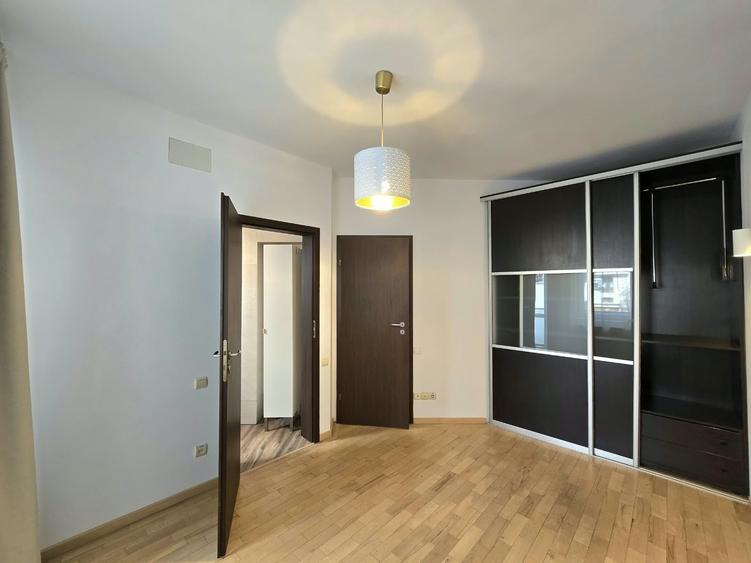 Apartament cu 5 camere în Nordului