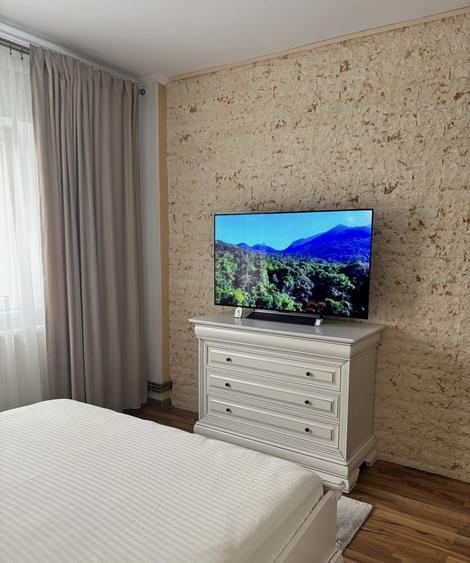 Apartament cu 4 camere decomandat în Ultracentral